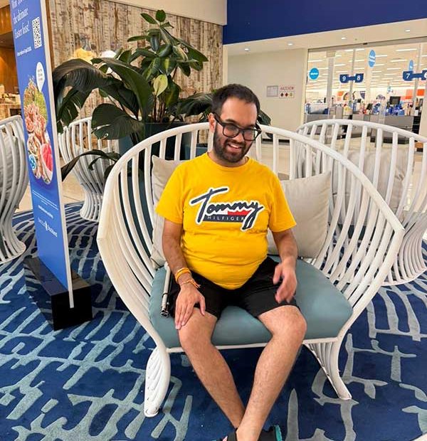 Kushal-Solanki-sitting-outside-shopping-center